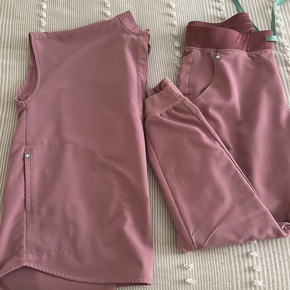 Figs Scrubs - very lightly worn